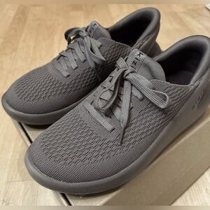New Kizik Roamer Graphite Gray slip-in sneakers comfort shoes Men 8 Women's 9.5